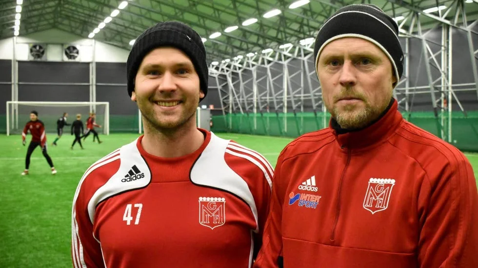 Patrik Gunnarsson, till höger, framhåller samarbetet med assisterande tränaren Johan Martinsson. "Det fungerar jättebra", säger han.