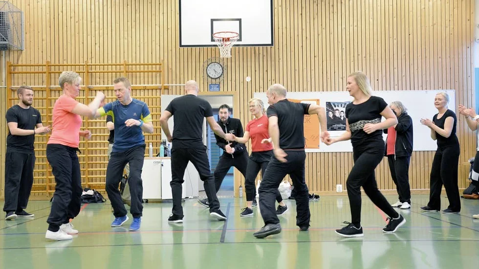 Tävling. Till helgen är det klubbmästerskap och nu tränar några par från Danzvett för fullt inför tävlingen.