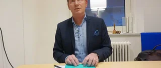 Nu berättar han – om hemliga mejlen