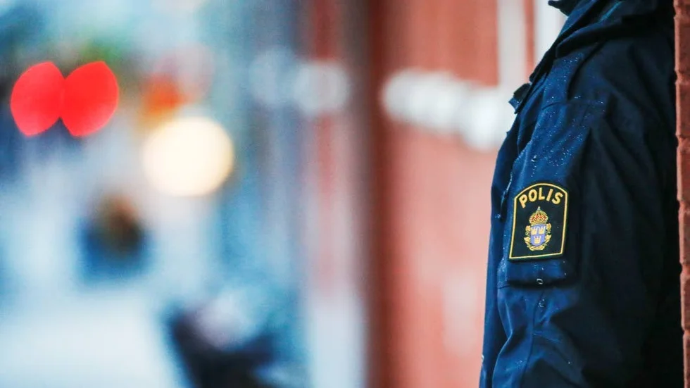 Brott. På lördagen anhölls en man, misstänkt för att under flera år ha misshandlat sin sambo.