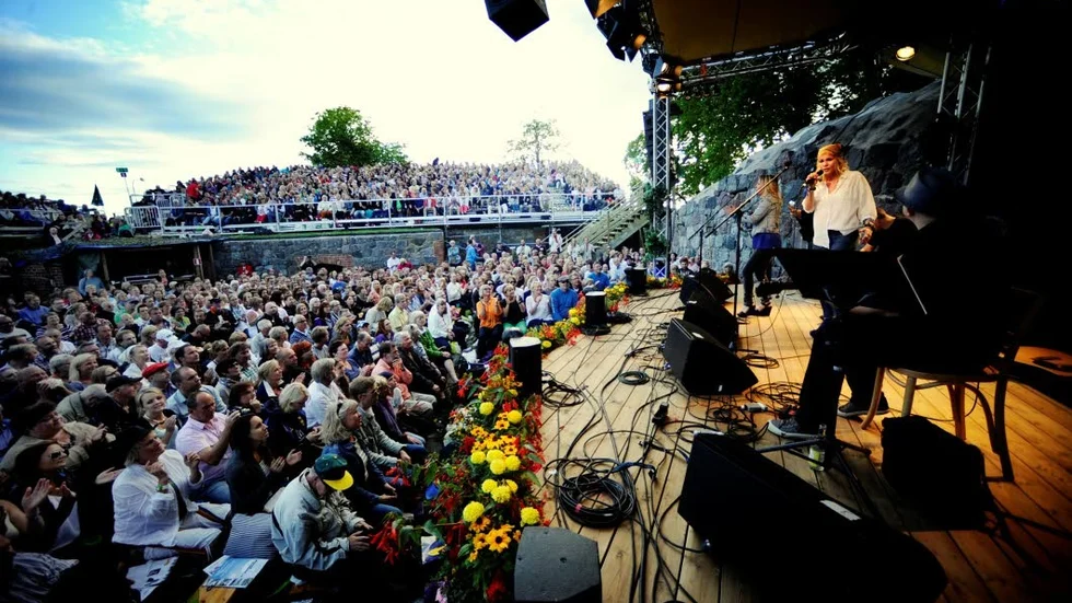 Inte bara musik. Visfestivalen vill visa film i ruinen i sommar.
