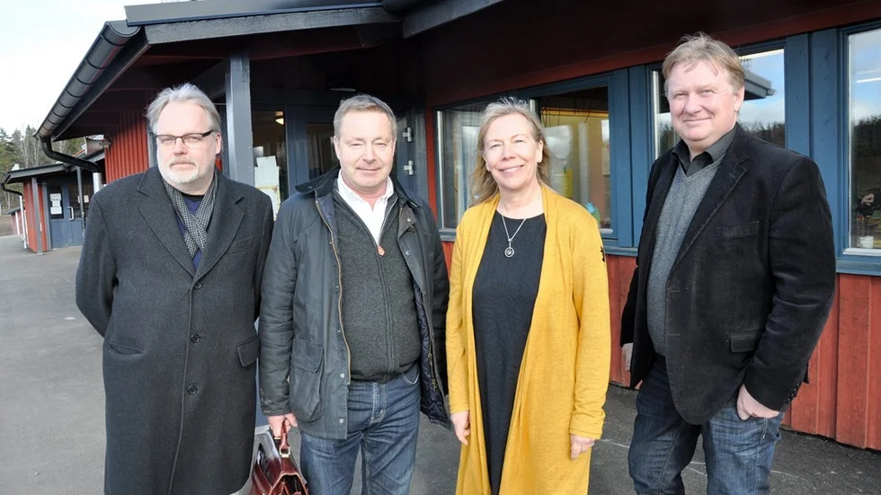 Ulf JOhansson (S), Björn Hoflund (M), förvaltningschef Eva Holm och David Venholm (LpO). Foto: Alf Wesik