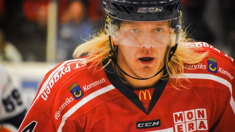 Olle Liss är Västerviks IK:s bäste målskytt med fem fullträffar. I kväll möter de Västerås som har fem raka försäsongsförluster.