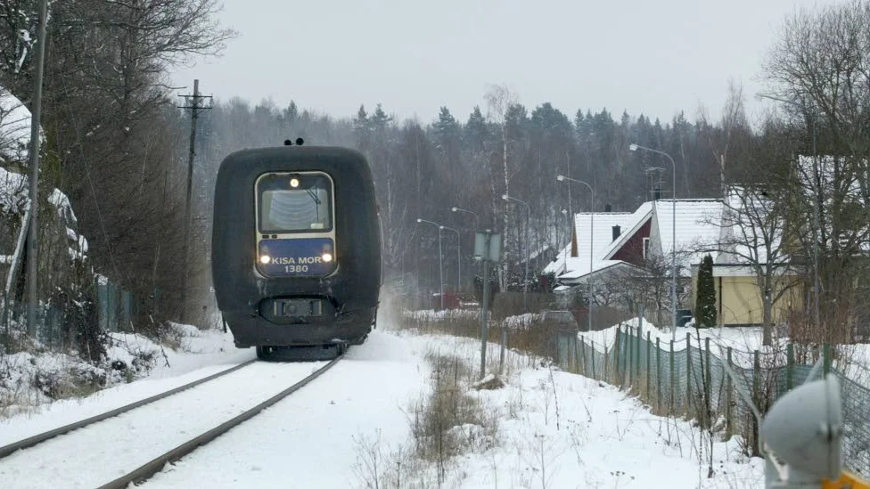 Frostigt. Trafikverkets kalla attityd till tågtrafiken på Stångådalsbanan väcker känslor.