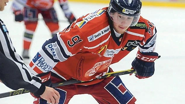 Victor Romfors menar att Västervik har ett psykologiskt övertag på Troja/Ljungby: "Särskilt efter playoff-vinsten i våras."