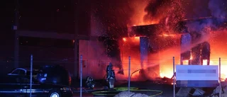 Bunden man hittad i storbrand