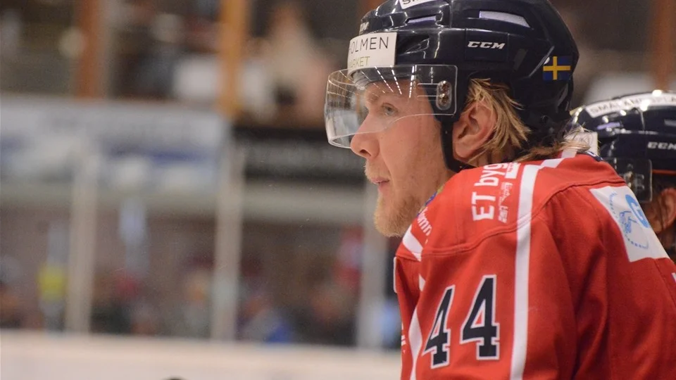 Olle Liss var en av Västerviks absolut bästa spelare när laget föll med 2-1 borta mot Mora i går kväll – rapp, vass och ett ständigt orosmoln för serieledarnas försvar. Foto: Viktor Allvin
