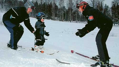 Slalombacken i Ingatorp hade premiär under tisdagen och lockade åkare i skilda åldrar.