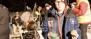 Scouter trotsar snö och kyla
