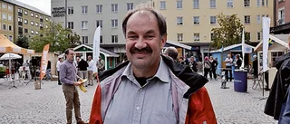 Nu står valstugorna på torget