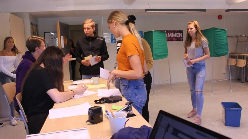 87,6 procent av eleverna på gymnasiet i Vimmerby röstade när skolan höll val förra veckan. I dag kom resultatet.