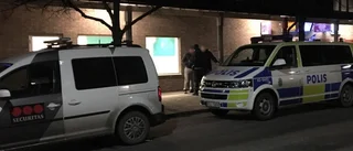 Sköt in raketer i ungdomsgård