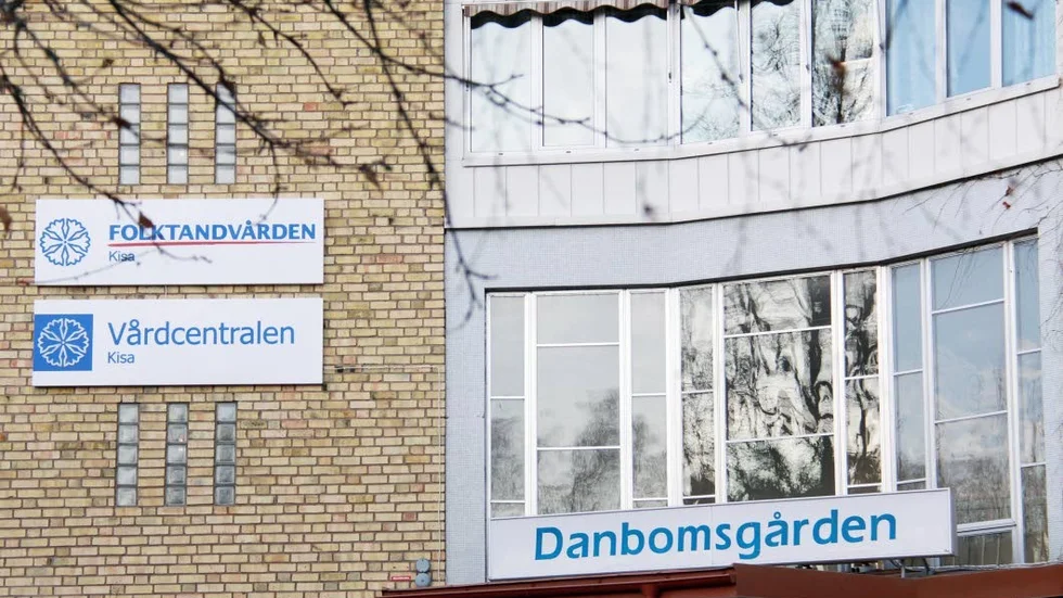Kisa vårdcentral. Bygga nytt eller byta ort är en fråga värd att ställa, tycker skribenten.