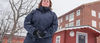 Här får personalen betalar sina egna arbetskläder