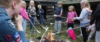 Pinnbröd, livlina och lägereldar