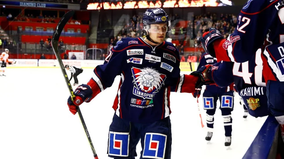 Lena Söderqvist, Mattias Sjöholm och Jens Bollius diskuterar veckans frågor, om SHL-starten, Piraterna och helgen.