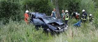 Bilen voltade och körde av vägen