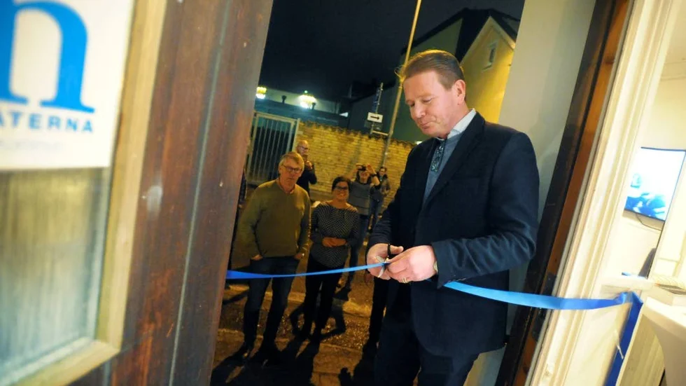 En liberalkonservativ ledarsida berömmer och kritiserar utifrån dessa värderingar, även när det handlar om Moderaterna i Västervik.