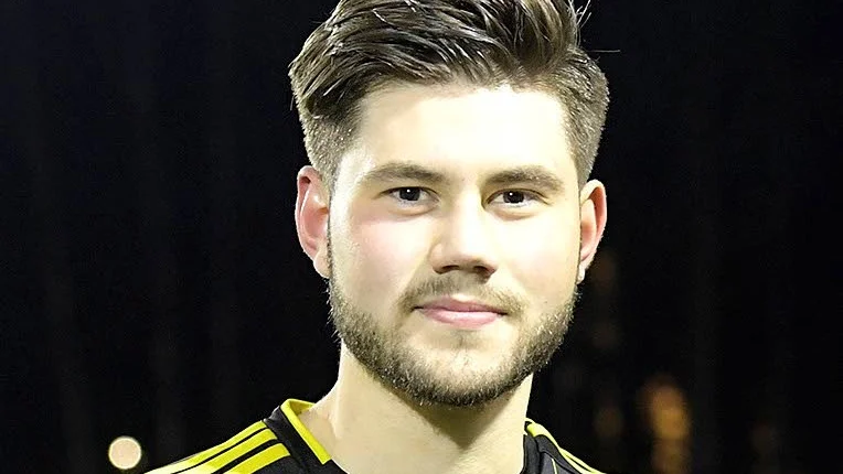 Simon Sandholm gjorde fyra mål i cupmatchen mot Bäckseda.
