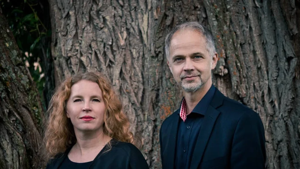 Sångerskan Tine Röjås tolkar Alice Babs tillsammans med musikern Nils-Peter Vaggelyr.
