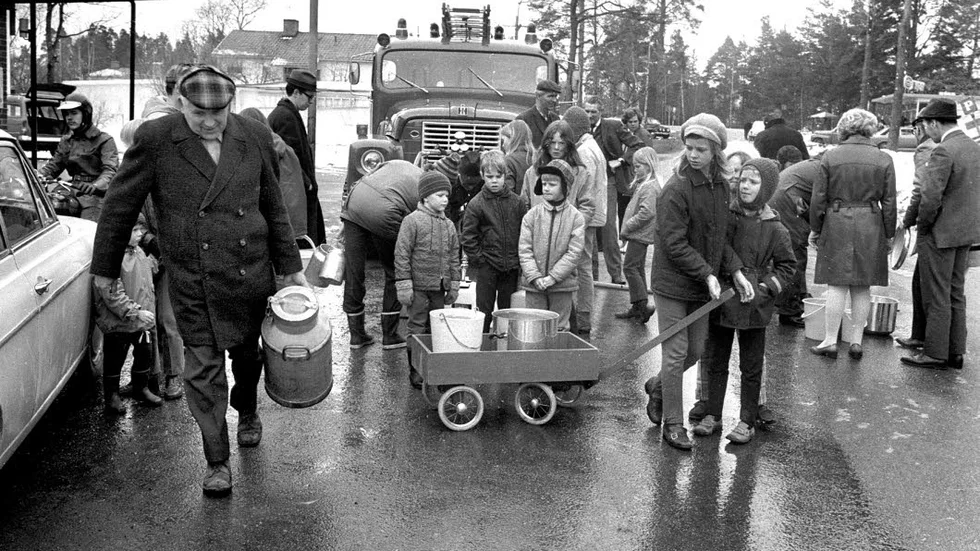 13 april 1970 och Tallboda har blivit utan vatten.