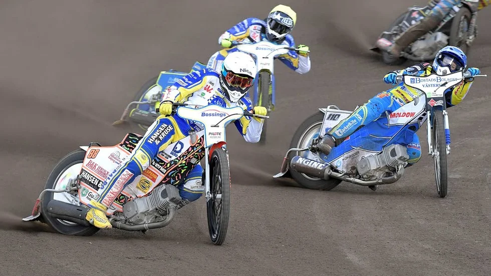 Piraternas Niels-Kristian Iversen före Västerviks Nicki Pedersen.