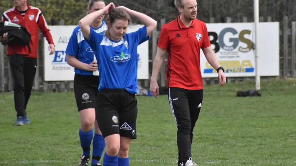 FBSK-tränaren Robin Blomberg till höger.