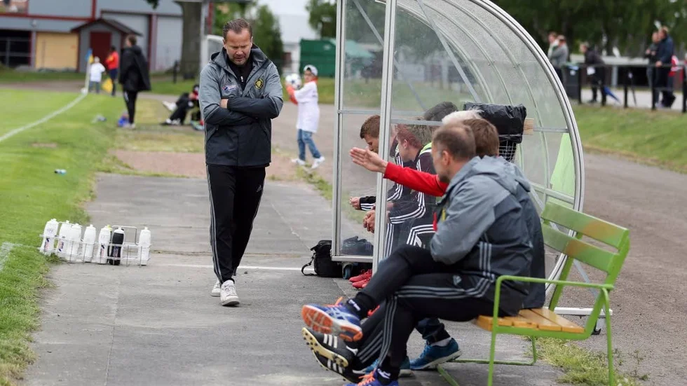 Magnus Fält och ledarstab i VFF har en del att fundera på.