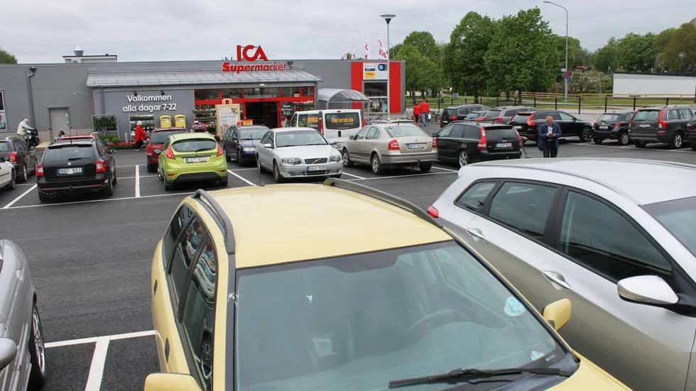Välfylld parkering.