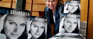 Hon tar ton på allsången