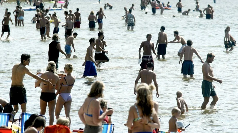 Kanske Varamobadet i Motala (bilden) kan vara ett lämpligt utflyktsmål för den som är ledig på torsdag och fredag? Då väntas nämligen temperaturer på omkring 25 grader i länet.