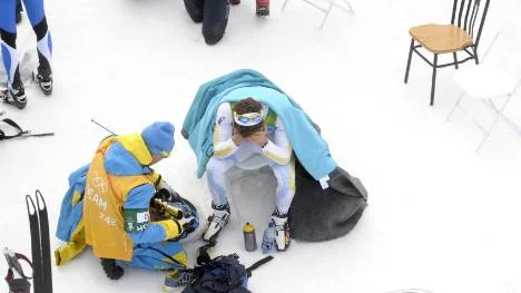 Bilden av total utmattning. Marcus Hellner har aldrig tagit ut sig så mycket som han gjorde på 15 kilometer fritt - ändå blev det bara en fjärdeplats.