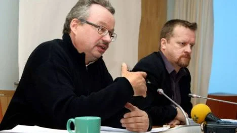 Lars Törnman och Kenneth Stålnacke har pekat åt olika håll i frågan om stadsomvandlingen i Kiruna. Nu vill de göra en ny utredning om vilken som är den bästa platsen för ett framtida centrum.FOTO: ALEXANDER LINDER