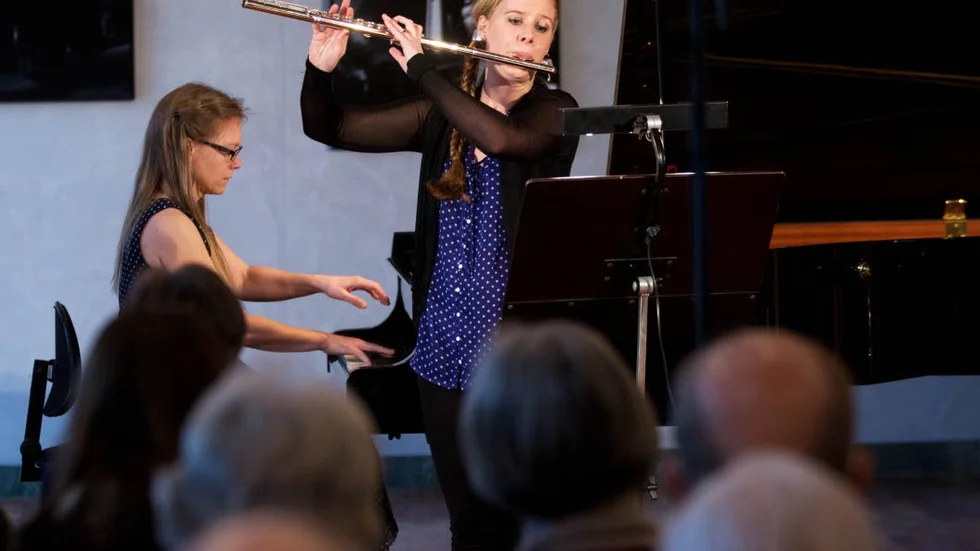 Flöjtisten Nina Sognell spelade hur fint som helst, understödd av Sanna Sundstedt vid flygeln.