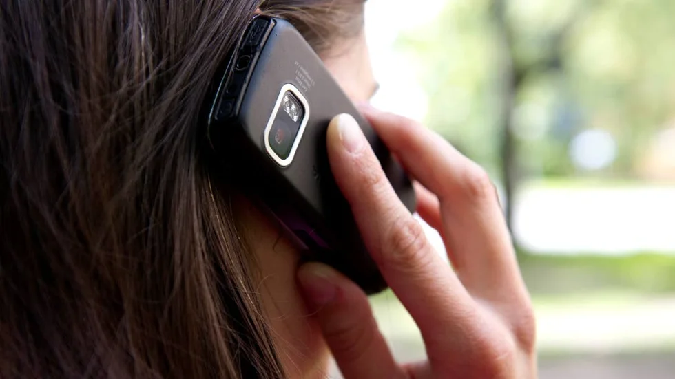 Telefonförsäljning. Ett frampressat "ja" ska inte vara bindande, skriver debattörerna.