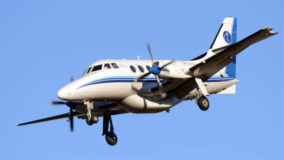 Ett flygplan av denna typ från AIS Airlines var nära att kollidera med ett flyg från Golden Air.