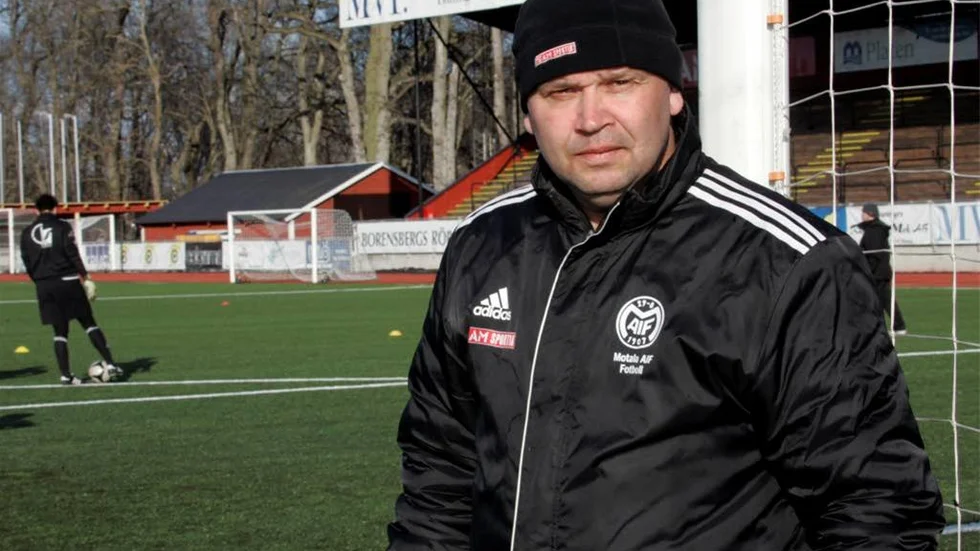 Lennart "Kral" Andersson är ny tränare i Motala AIF och tror att laget kan vara med och slåss i toppen.
