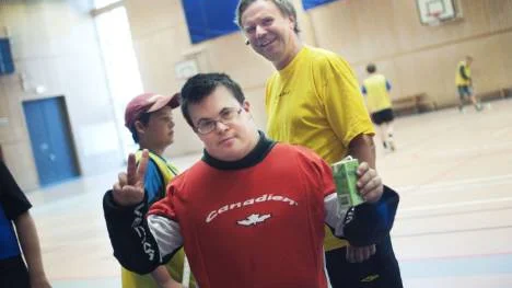 "Jag gör det jag ska", säger målvakten Jonas Lundberg. Bakom honom Bengt Nordmark.