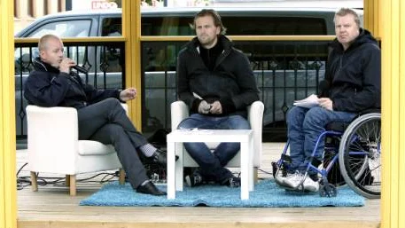 Sverigedemokraternas partisekreterare Björn Söder hade med sig riksdagskandidaterna Christian Westling och Lars Isovaara till torgmötet                         i Gula paviljongen Luleå.FOTO: Bengt-Åke Persson