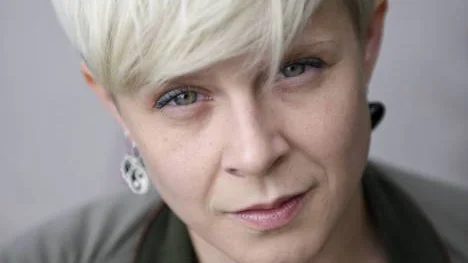 Robyn.