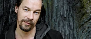 En ojämn återkomst av Bob Hansson