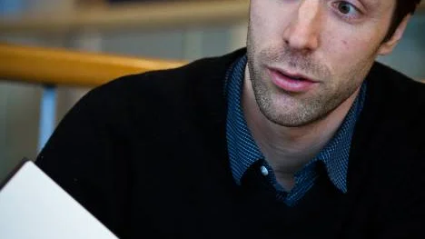 David Vikgren berättar att Tornedalsdikten väckt mycket tankar hos honom och att han velat göra något nytt utifrån dikten men inte bara en översättning.
