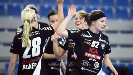 IBK Boden fick en anledning att jubla. Seger mot IKSU innebär att laget fortfarande har chansen att klara sig kvar i division I.