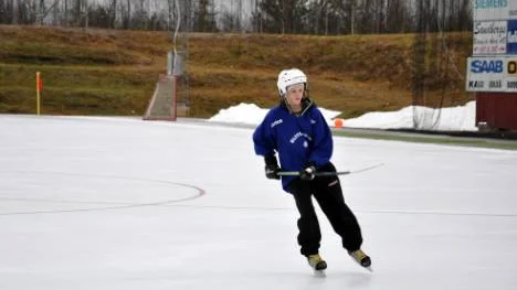 Tekniken är en av Viktor Öhmans styrkor som bandyspelare. "Men jag var tvungen att sluta med fotboll. Jag fick problem när vi behövde springa längre sträckor", berättar han.FOTO: K-L Sundqvist