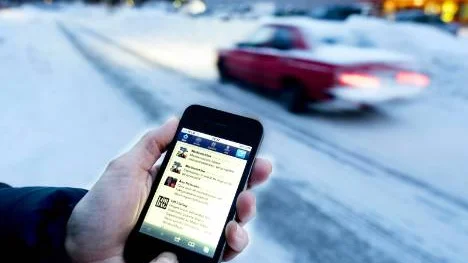 3G-nätet i Luleå går trögt. Det beror på det senaste årets surfexplosion med de nya smarta telefonerna. Nu satsar Telia på att bygga ut ett 4G-nät för att hantera all datatrafik.<_Bildtext Fotobyline>FOTO: Kurt Engström</_Bildtext Fotobyline>