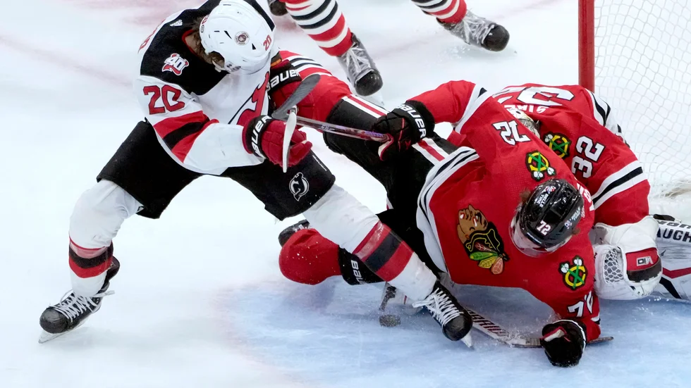 New Jersey vann över Chicago med 6–3 i nattens NHL-möte.