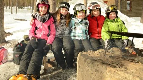 Emma Sundqvist, 11, Julia Thomelius, 11, Hanna Sundberg, 9, Paulina Nilsson, 11, Lina Rönnqvist Strömberg, 10, från skolan i Bredåker.