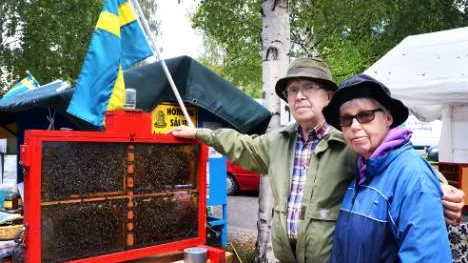 Kurt och Birgit Johansson har odlat bin och honung i Mjedsjön sedan 1973. De har varit på Skördefesten ett antal gånger.FOTO: Sabina Nilsson