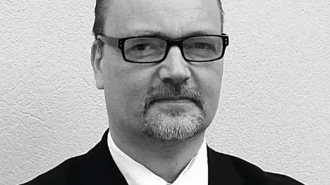 Christer Hermansson tillhör inte den tystlåtna kulturchefen. Som kulturchef i Strängnäs diskuterar han kulturfrågor med såväl politiker,  kommuninvånare som i litterär form.                                                                                                                                                                                    Foto: Kajsa Gilander