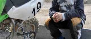 Samuel, 11, älskar att köra cross